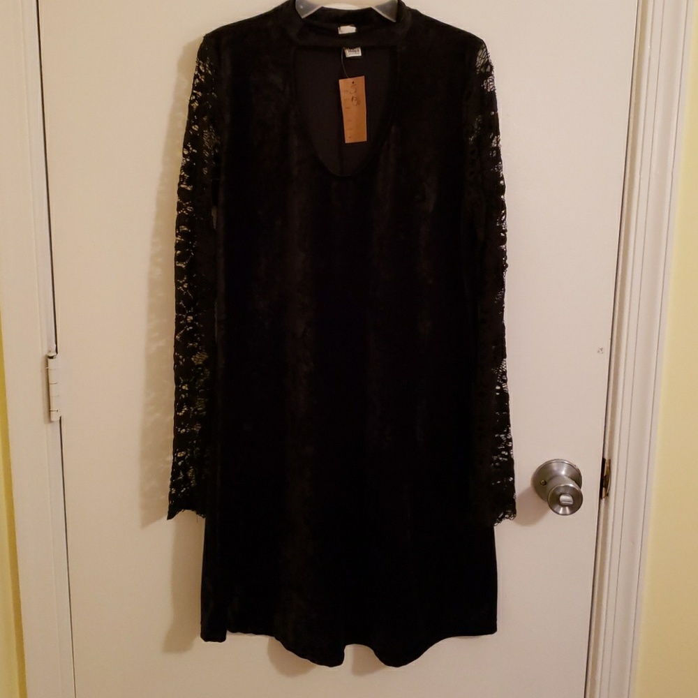 Velvet and lace black dress